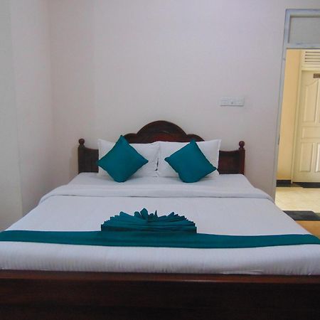 Sri Krishna Bhavan Hotel Hatton Exterior foto