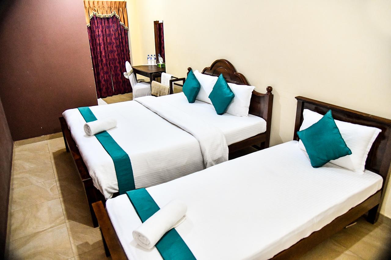 Sri Krishna Bhavan Hotel Hatton Exterior foto