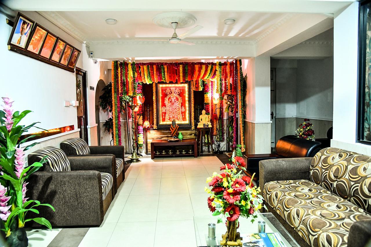 Sri Krishna Bhavan Hotel Hatton Exterior foto